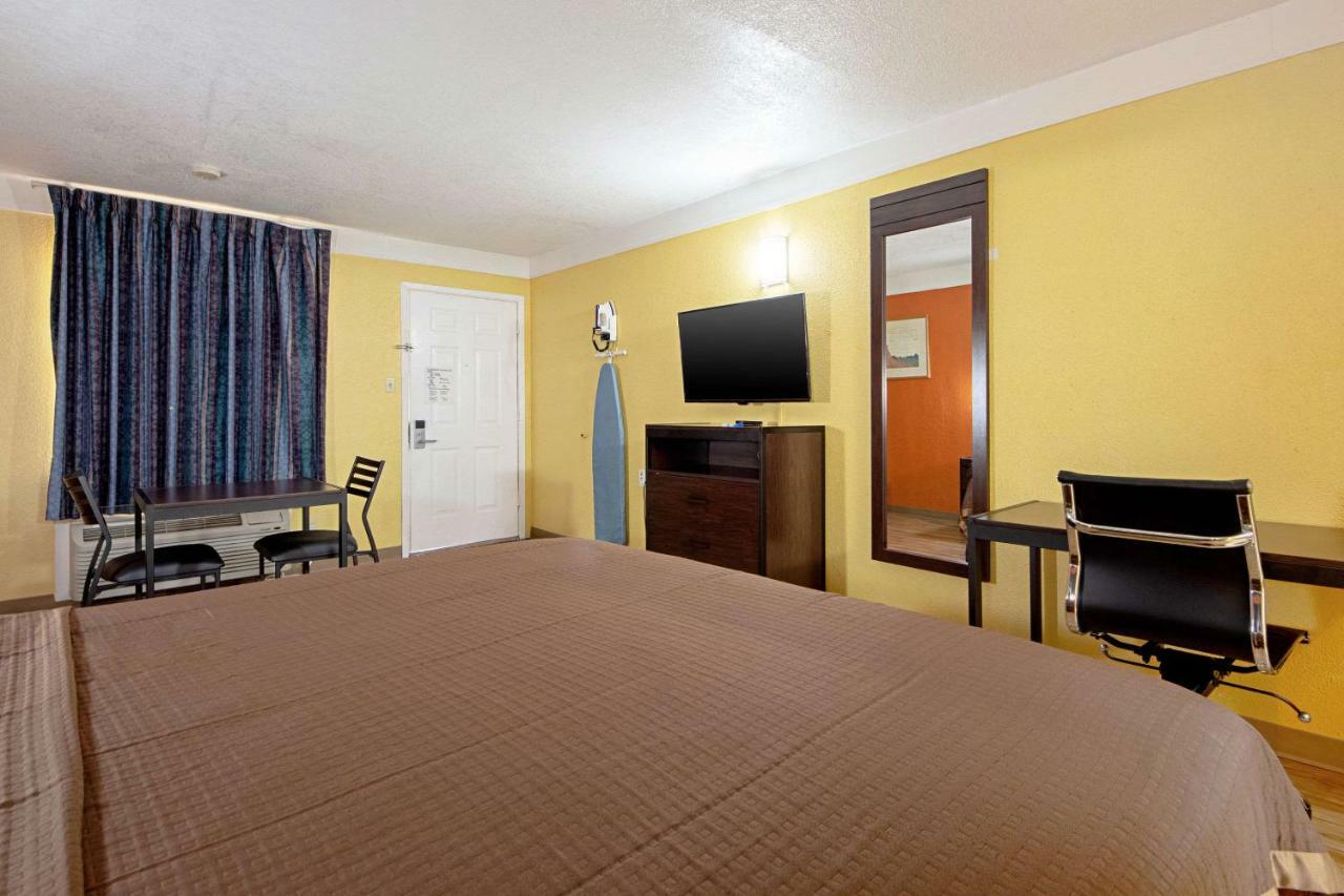 Economy Inn & Suites Denton Exterior foto